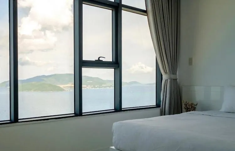 Infinity Sea View Apartment Να Τρανγκ