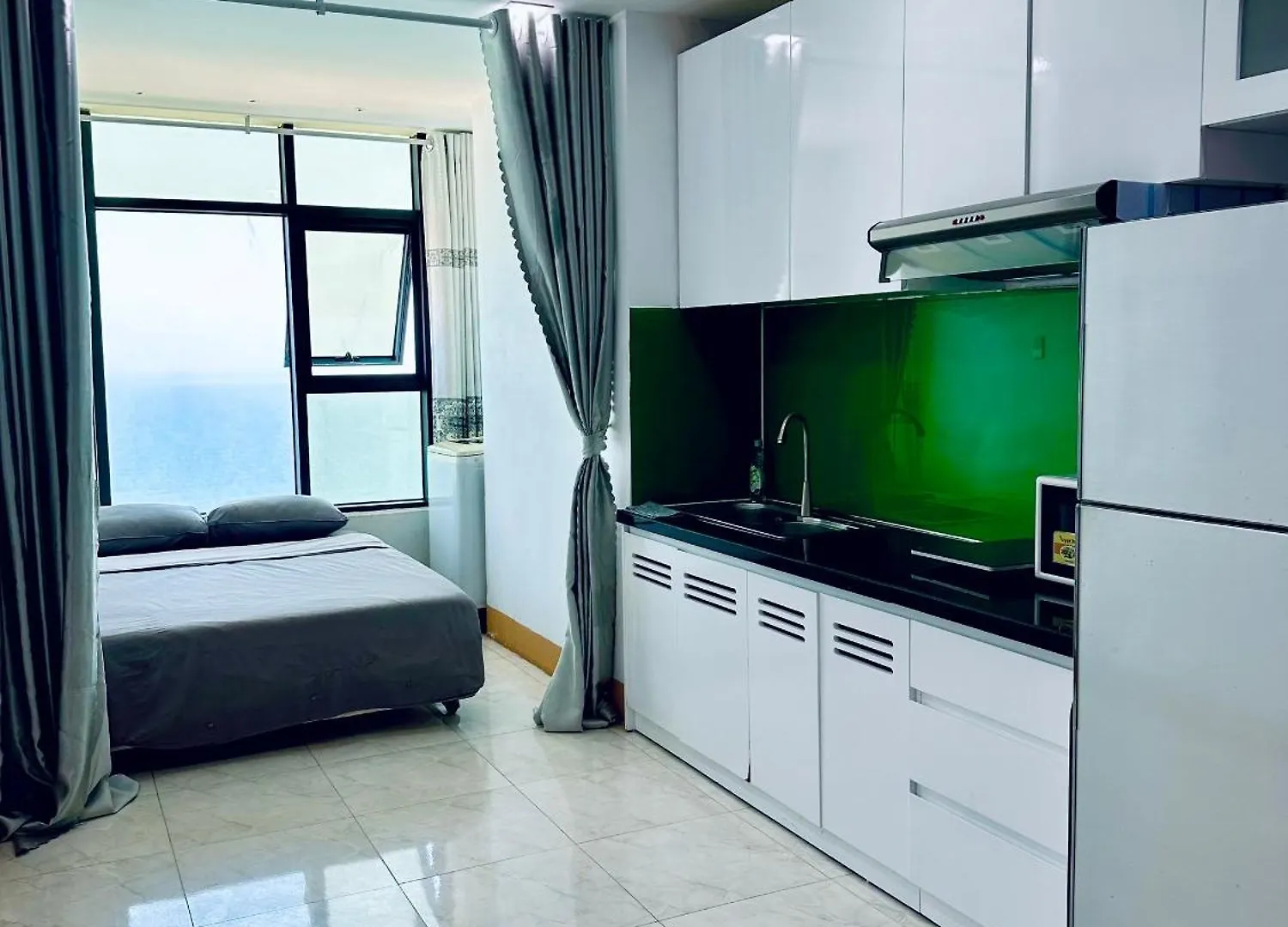 Infinity Sea View Apartment Nha Trang 0*,